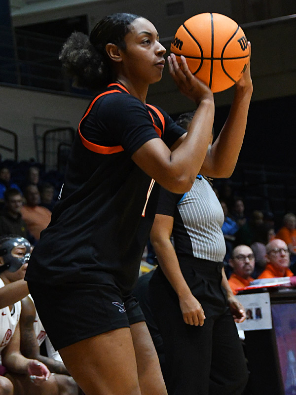 Damara Allen. UTSA beat Temple 52-43 in American Conference women's basketball on Tuesday, Feb. 10, 2026, at the Convocation Center. - photo by Joe Alexander