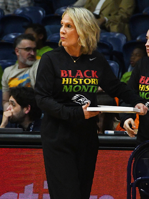Karen Aston. UTSA beat Temple 52-43 in American Conference women's basketball on Tuesday, Feb. 10, 2026, at the Convocation Center. - photo by Joe Alexander
