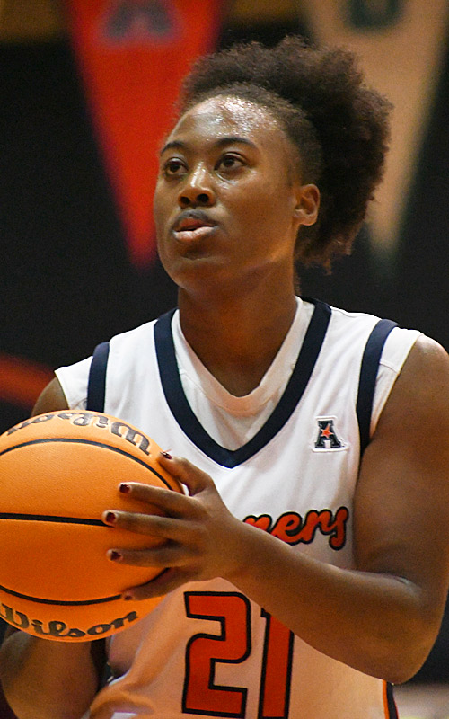 Cheyenne Rowe. UTSA women's basketball beat A&M-San Antonio 106-51 in an exhibition game on Saturday, Oct. 25, 2025, at the Convocation Center. - photo by Joe Alexander