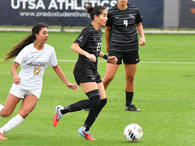 Olivia Christodoulides. UTSA soccer spring 2026. - photo by Joe Alexander