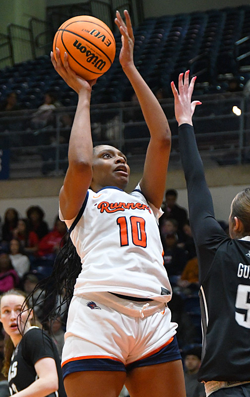 Sanaa Bean. Rice beat UTSA 65-55 in American Conference women's basketball on Saturday, Jan. 31, 2026, at the Convocation Center. - Photo by Joe Alexander