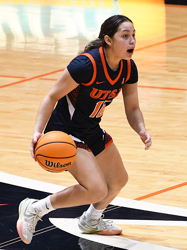 Adriana Robles. East Carolina beat UTSA 65-58 in American Conference women's basketball on Tuesday, Jan. 20, 2026, at the Convocation Center. - Photo by Joe Alexander