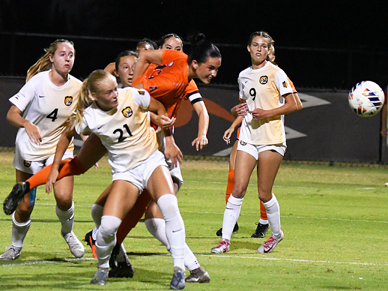 Sadie Paul (17) scored UTSA's second goal in Thursday's 2-0 women's soccer victory over Colorado College at Park West. - photo by Joe Alexander