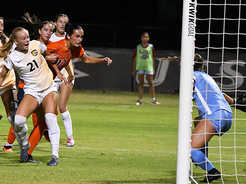 Sadie Paul (17) scored UTSA's second goal in Thursday's 2-0 women's soccer victory over Colorado College at Park West. - photo by Joe Alexander