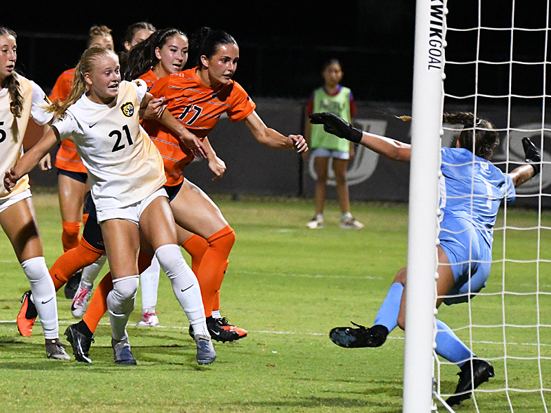 Sadie Paul (17) scored UTSA's second goal in Thursday's 2-0 women's soccer victory over Colorado College at Park West. - photo by Joe Alexander