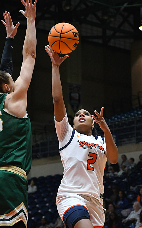 Ereauna Hardaway. South Florida beat UTSA 69-63 in American Conference women's basketball on Saturday, Feb. 14, 2026. - Photo by Joe Alexander