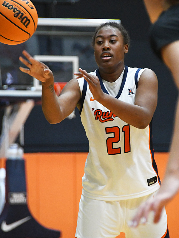 Cheyenne Rowe. Rice beat UTSA 65-55 in American Conference women's basketball on Saturday, Jan. 31, 2026, at the Convocation Center. - Photo by Joe Alexander