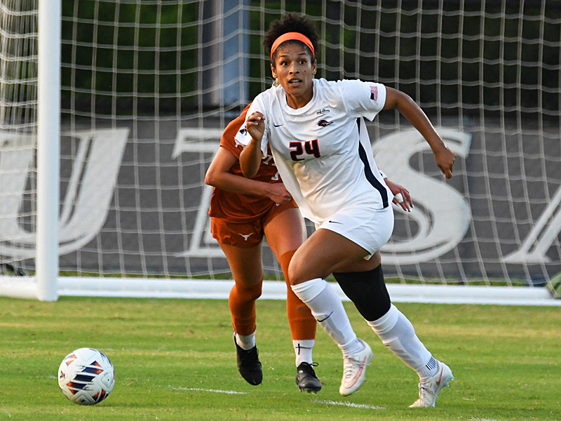 Aaliyaiah Durden. UTSA women's soccer exhibition against Texas on Wednesday, Aug. 5, 2026, at UTSA Park West. - photo by Joe Alexander
