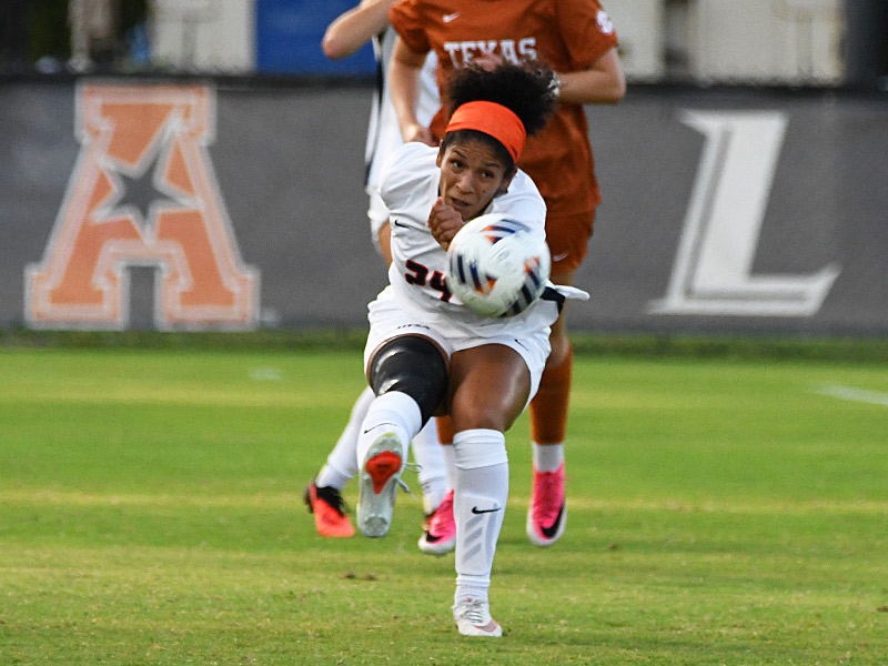 Aaliyaiah Durden. UTSA women's soccer exhibition against Texas on Wednesday, Aug. 5, 2026, at UTSA Park West. - photo by Joe Alexander