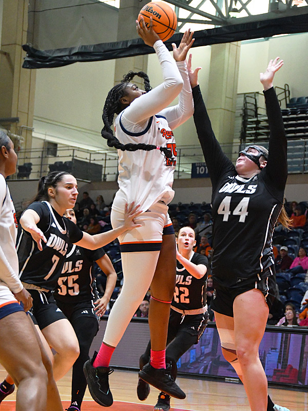 Idara Udo. Rice beat UTSA 65-55 in American Conference women's basketball on Saturday, Jan. 31, 2026, at the Convocation Center. - Photo by Joe Alexander