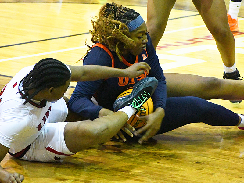 Idara Udo. UTSA women's basketball beat Incarnate Word 74-57 on Wednesday, Nov. 19, 2025, at UIW. - Photo by Joe Alexander
