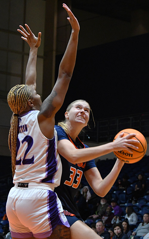 Emilia Dannebauer. East Carolina beat UTSA 65-58 in American Conference women's basketball on Tuesday, Jan. 20, 2026, at the Convocation Center. - Photo by Joe Alexander