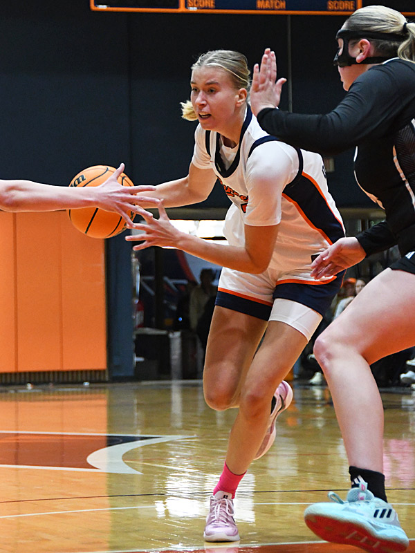 Emilia Dannebauer. Rice beat UTSA 65-55 in American Conference women's basketball on Saturday, Jan. 31, 2026, at the Convocation Center. - Photo by Joe Alexander