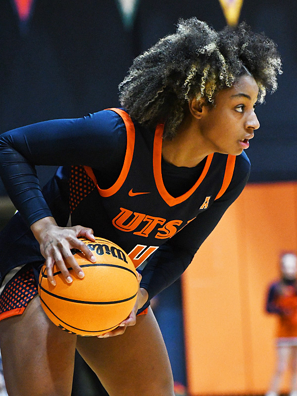 UTSA's Damara Allen had 12 points and 3 assists against East Carolina. East Carolina beat UTSA 65-58 in American Conference women's basketball on Tuesday, Jan. 20, 2026, at the Convocation Center. - Photo by Joe Alexander