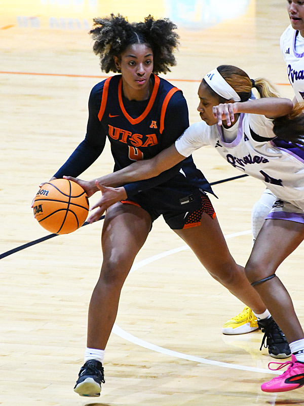 Damara Allen. East Carolina beat UTSA 65-58 in American Conference women's basketball on Tuesday, Jan. 20, 2026, at the Convocation Center. - Photo by Joe Alexander