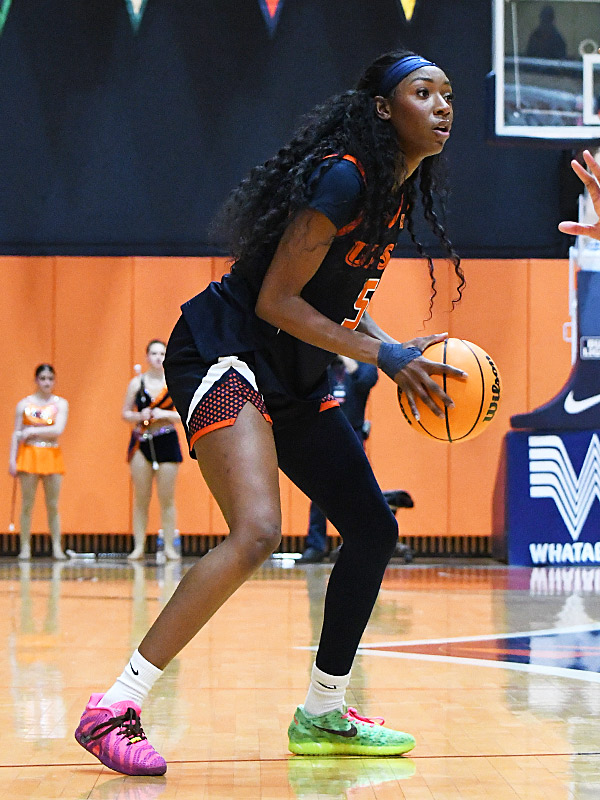 Mia Hammonds. East Carolina beat UTSA 65-58 in American Conference women's basketball on Tuesday, Jan. 20, 2026, at the Convocation Center. - Photo by Joe Alexander