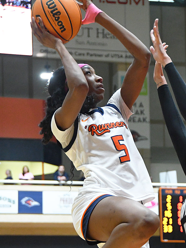 Mia Hammonds. Rice beat UTSA 65-55 in American Conference women's basketball on Saturday, Jan. 31, 2026, at the Convocation Center. - Photo by Joe Alexander