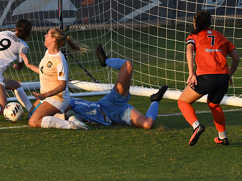 Ava Jackson (7) scored UTSA's first goal in Thursday's 2-0 women's soccer victory over Colorado College at Park West. - photo by Joe Alexander