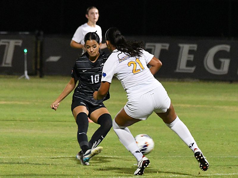 Amelia Clark, a freshman from Austin, scored UTSA's third goal in Sunday's 4-1 women's soccer victory over St. Mary's at Park West. - photo by Joe Alexander