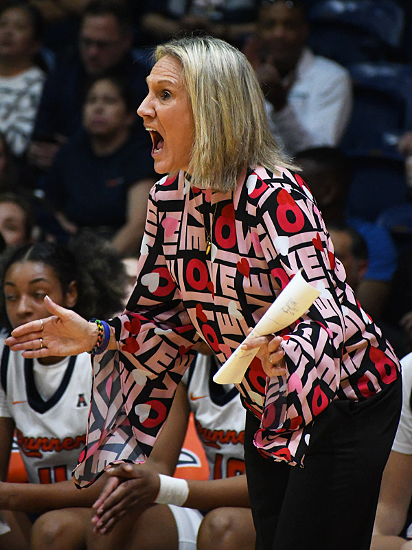 Karen Aston. South Florida beat UTSA 69-63 in American Conference women's basketball on Saturday, Feb. 14, 2026. - Photo by Joe Alexander