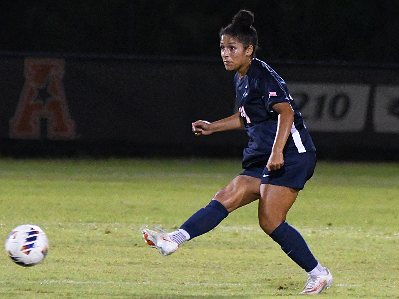 Aaliyaiah Durden. UTSA women's soccer lost to Santa Clara 1-0 on Thursday, Sept. 17, 2026, at Park West. - photo by Joe Alexander