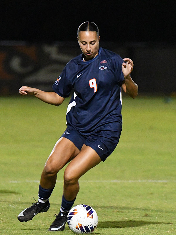 Dulci Binns. UTSA women's soccer lost to Santa Clara 1-0 on Thursday, Sept. 17, 2026, at Park West. - photo by Joe Alexander