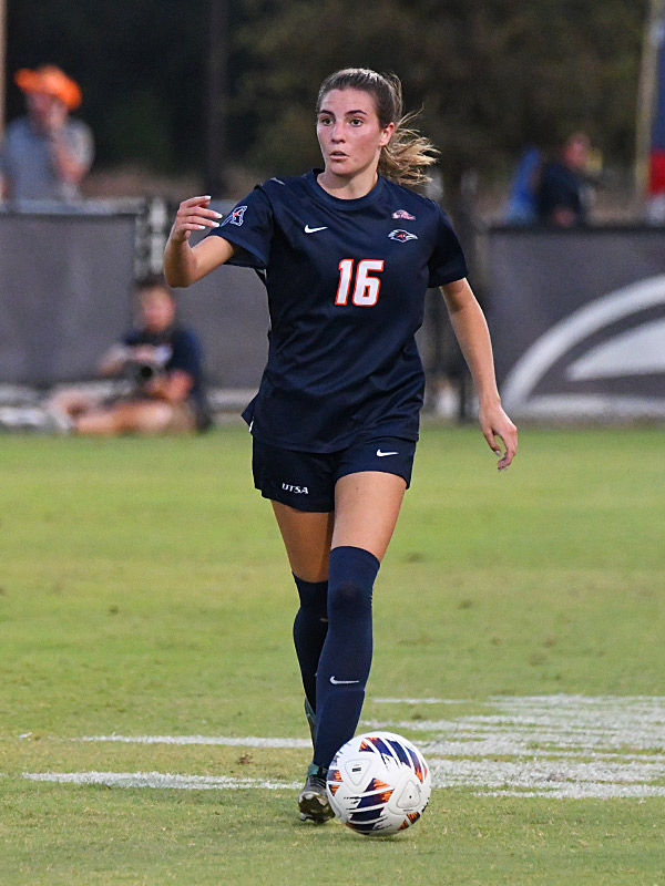 Kacey Grahmann. UTSA women's soccer lost to Santa Clara 1-0 on Thursday, Sept. 17, 2026, at Park West. - photo by Joe Alexander