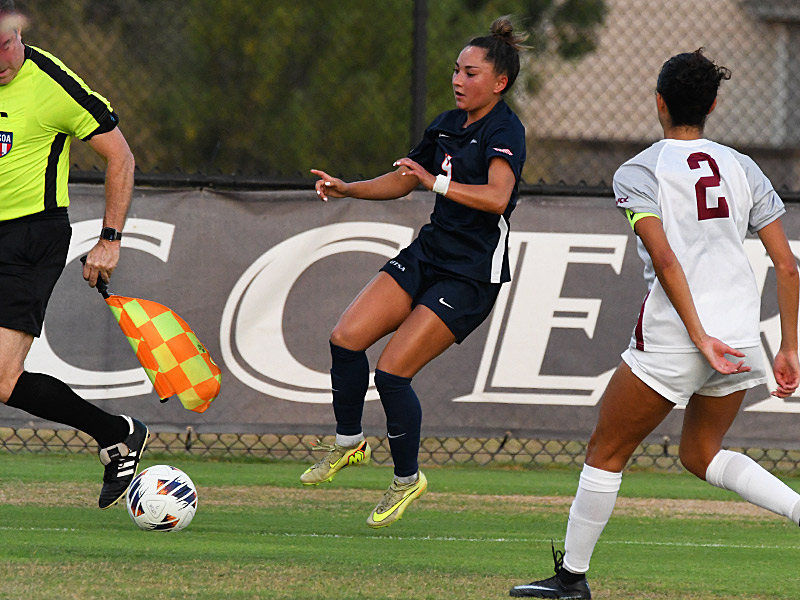 Leah Varela. UTSA women's soccer lost to Santa Clara 1-0 on Thursday, Sept. 17, 2026, at Park West. - photo by Joe Alexander