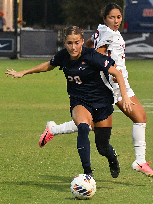 Sabrina Taber. UTSA women's soccer lost to Santa Clara 1-0 on Thursday, Sept. 17, 2026, at Park West. - photo by Joe Alexander