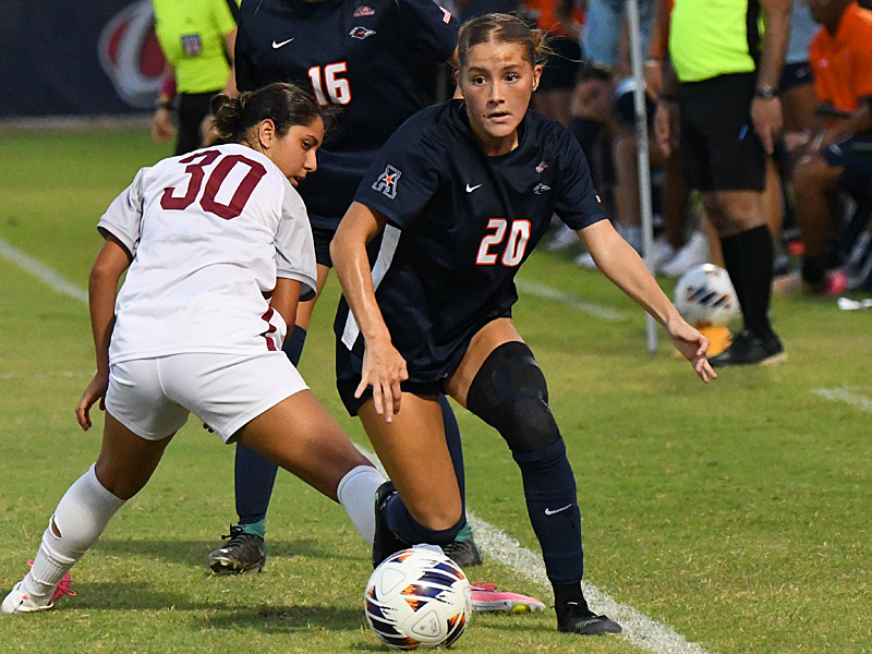 Sabrina Taber. UTSA women's soccer lost to Santa Clara 1-0 on Thursday, Sept. 17, 2026, at Park West. - photo by Joe Alexander