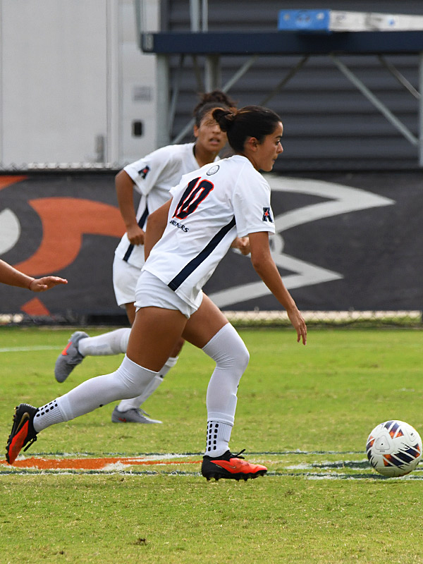 Amelia Clark. UTSA beat Temple 1-0 in American Conference women's soccer at Park West, Sunday, Oct. 25, 2026. - photo by Joe Alexander