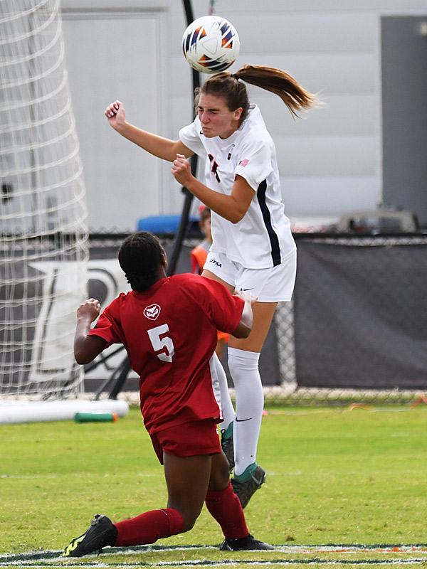 Kacey Grahmann. UTSA beat Temple 1-0 in American Conference women's soccer at Park West, Sunday, Oct. 25, 2026. - photo by Joe Alexander