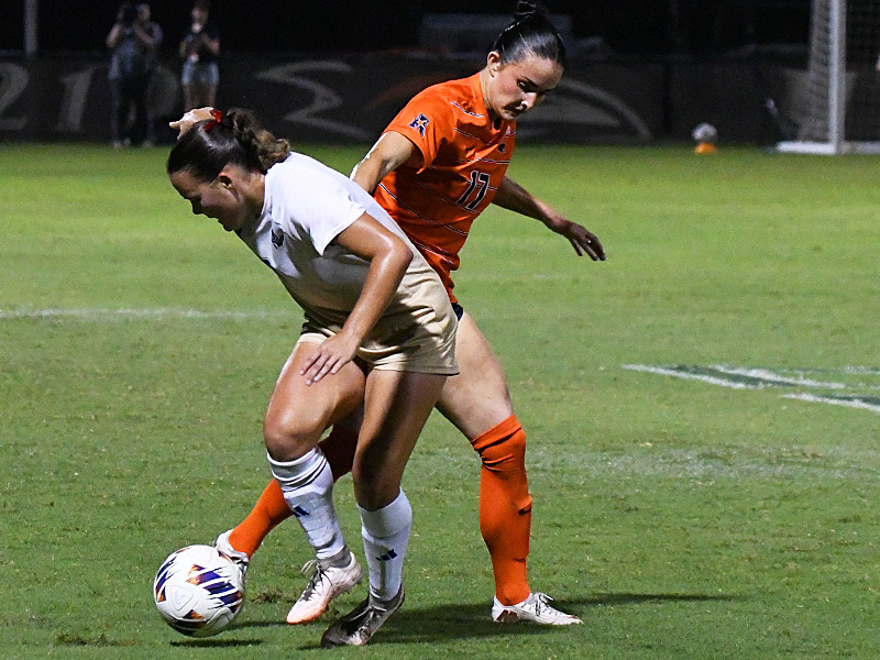 Sadie Paul. UTSA women's soccer tied Tulsa 1-1 on Thursday, Oct. 15, 2026, at Park West. - photo by Joe Alexander