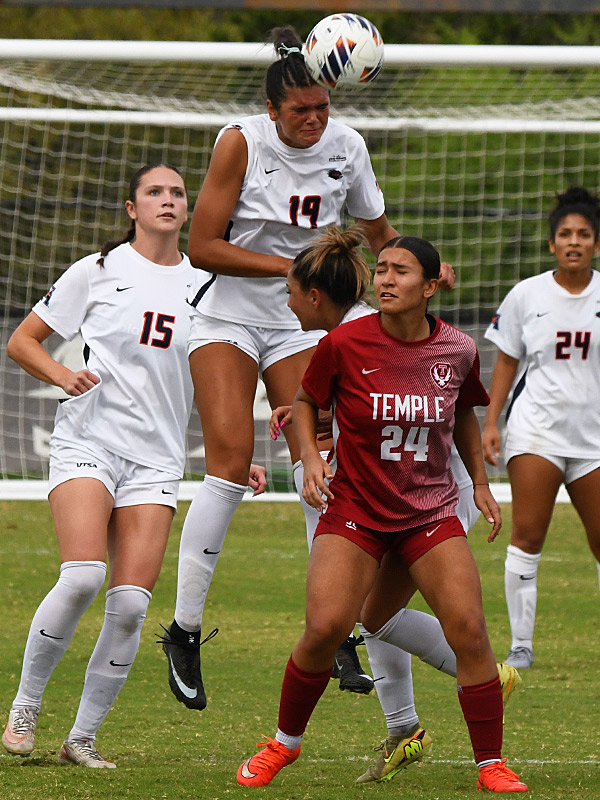 Sofia Peters. UTSA beat Temple 1-0 in American Conference women's soccer at Park West, Sunday, Oct. 25, 2026. - photo by Joe Alexander
