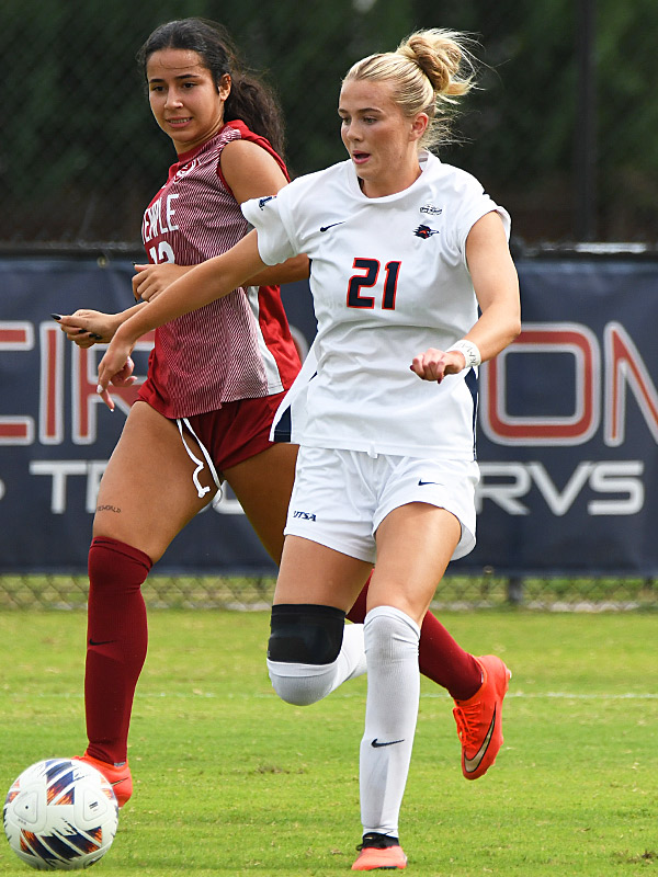 Caroline Pelkofski. UTSA beat Temple 1-0 in American Conference women's soccer at Park West, Sunday, Oct. 25, 2026. - photo by Joe Alexander