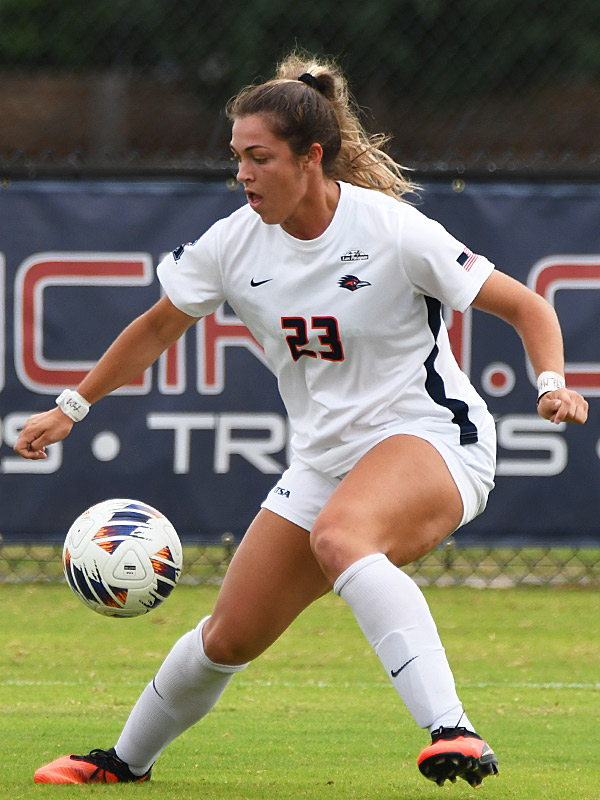 Brooklyn Bailey. UTSA beat Temple 1-0 in American Conference women's soccer at Park West, Sunday, Oct. 25, 2026. - photo by Joe Alexander