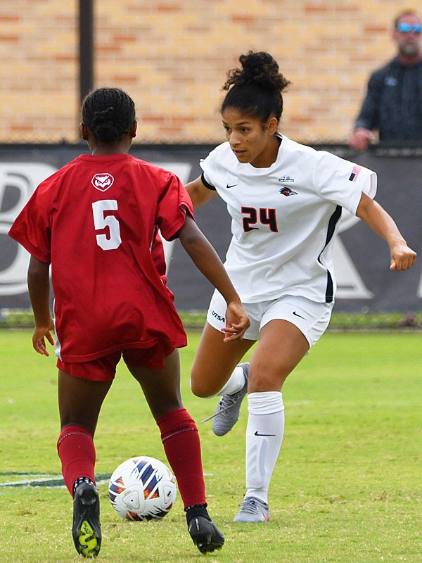 Aaliyaiah Durden. UTSA beat Temple 1-0 in American Conference women's soccer at Park West, Sunday, Oct. 25, 2026. - photo by Joe Alexander