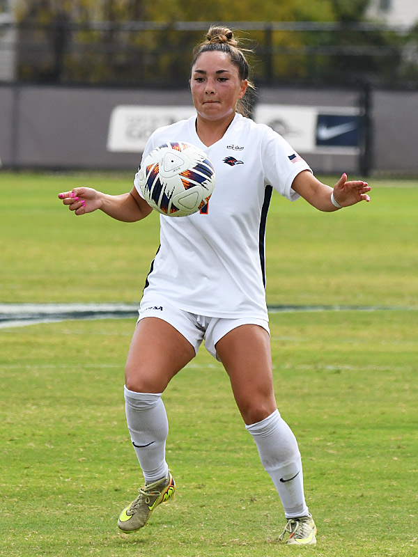 Leah Varela. UTSA beat Temple 1-0 in American Conference women's soccer at Park West, Sunday, Oct. 25, 2026. - photo by Joe Alexander
