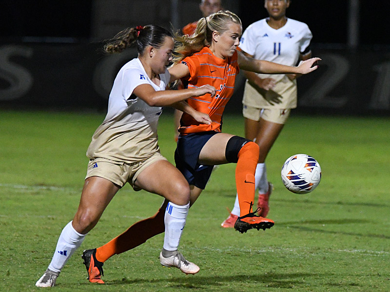 Caroline Pelkofski. UTSA women's soccer tied Tulsa 1-1 on Thursday, Oct. 15, 2026, at Park West. - photo by Joe Alexander